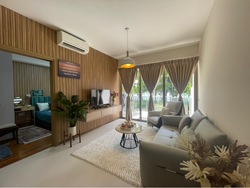 Waterfront Gold (D16), Condominium #529001961